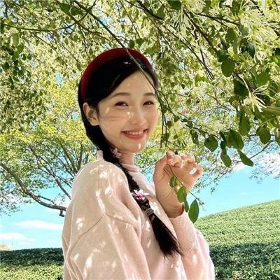豪门千金被曝出道颜值引争议，72小时时装周T台画面流出